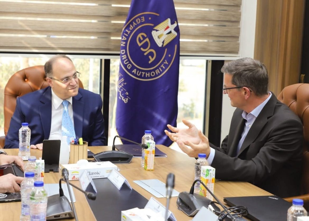 هيئة الدواء المصرية تبحث آليات تطوير الأنظمة الرقمية ومشروعات التتبع الدوائي
