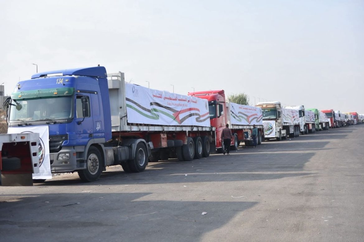 وزارة التموين وهيئة الإغاثة الكاثوليكية يطلقان القافلة الـ14 من المساعدات لإغاثة غزة