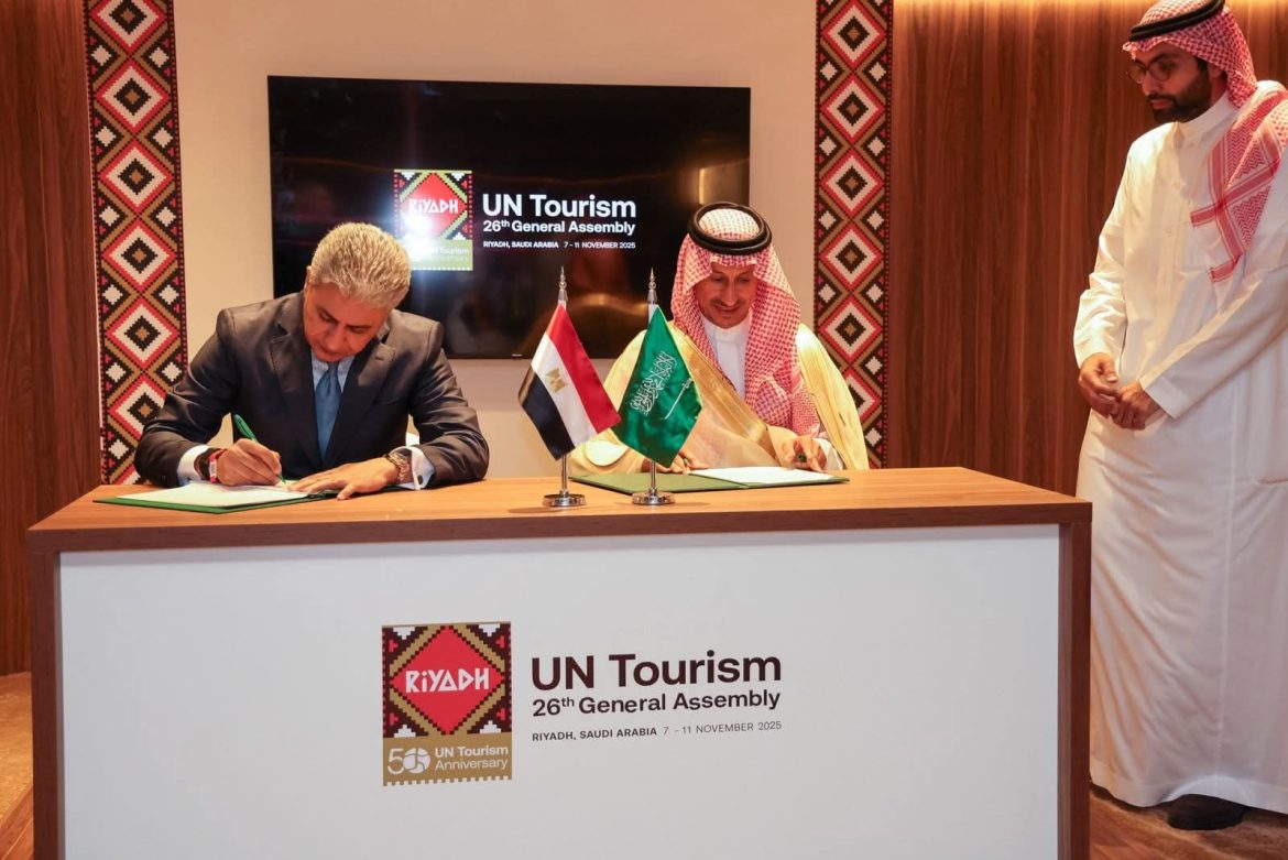 مصر والسعودية توقعان مشروع برنامج تنفيذي للتعاون المشترك بمجال السياحة