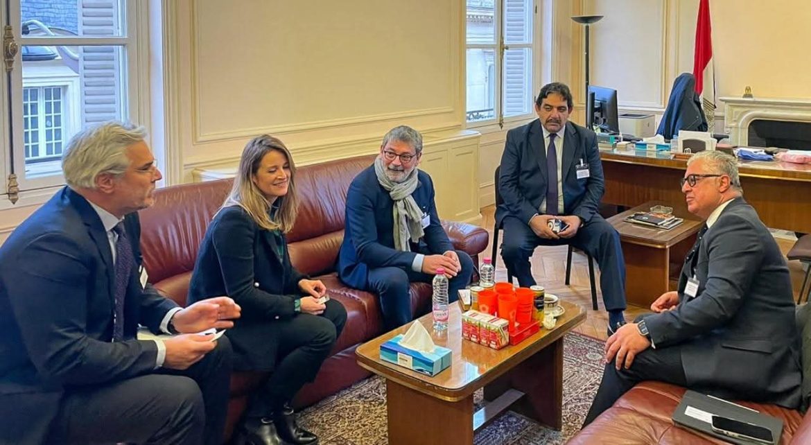 رئيس اقتصادية قناة السويس يروج للتعاون الصناعي والتقني بملتقى الأعمال المصري-الفرنسي