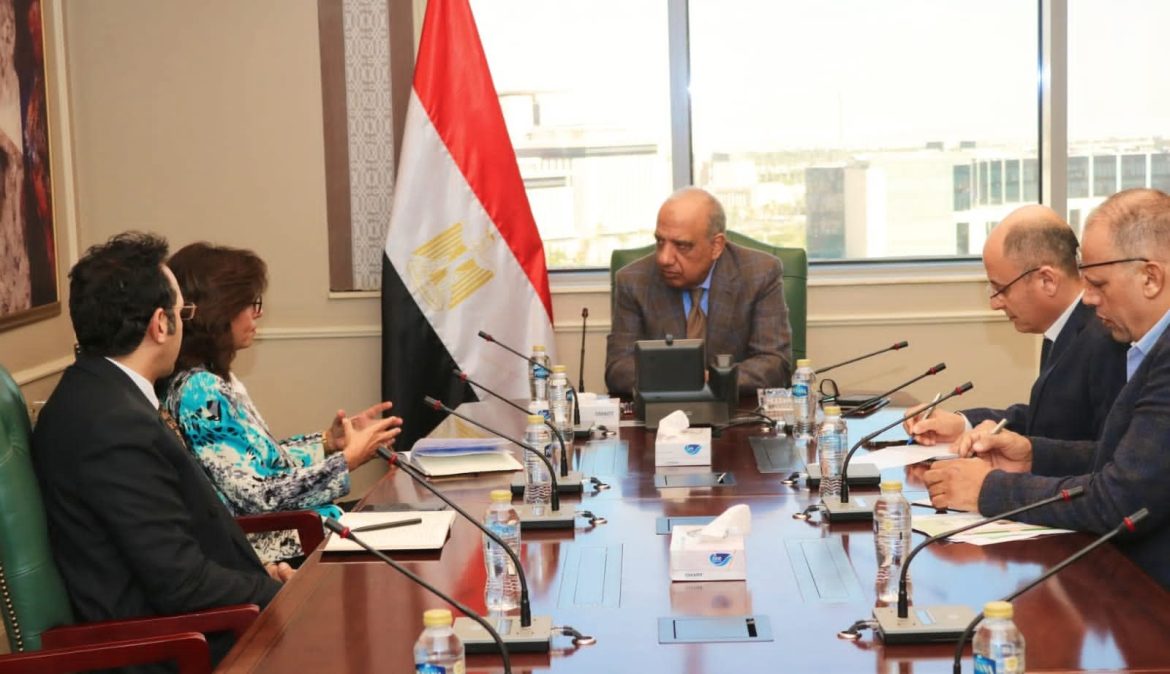 وزير الكهرباء يبحث تحسين الخدمات والتشغيل الاقتصادي للمنظومة الكهربائية