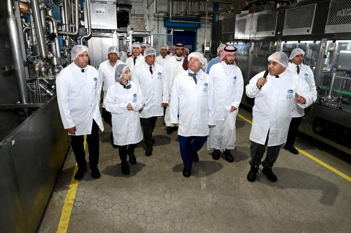 وزير الصناعة يفتتح 5 خطوط إنتاج جديدة باستثمارات مليار جنيه