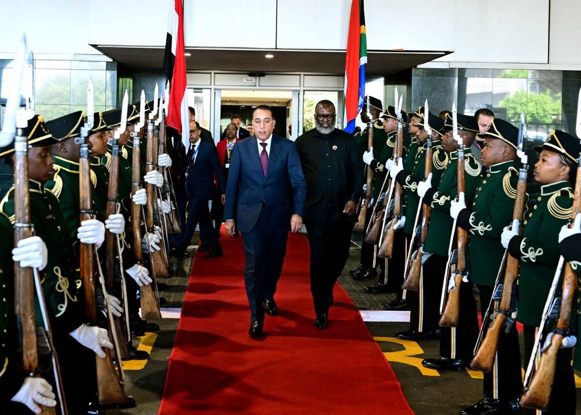 رئيس الوزراء يصل جوهانسبرج للمشاركة بقمة مجموعة العشرين (G20) 2025