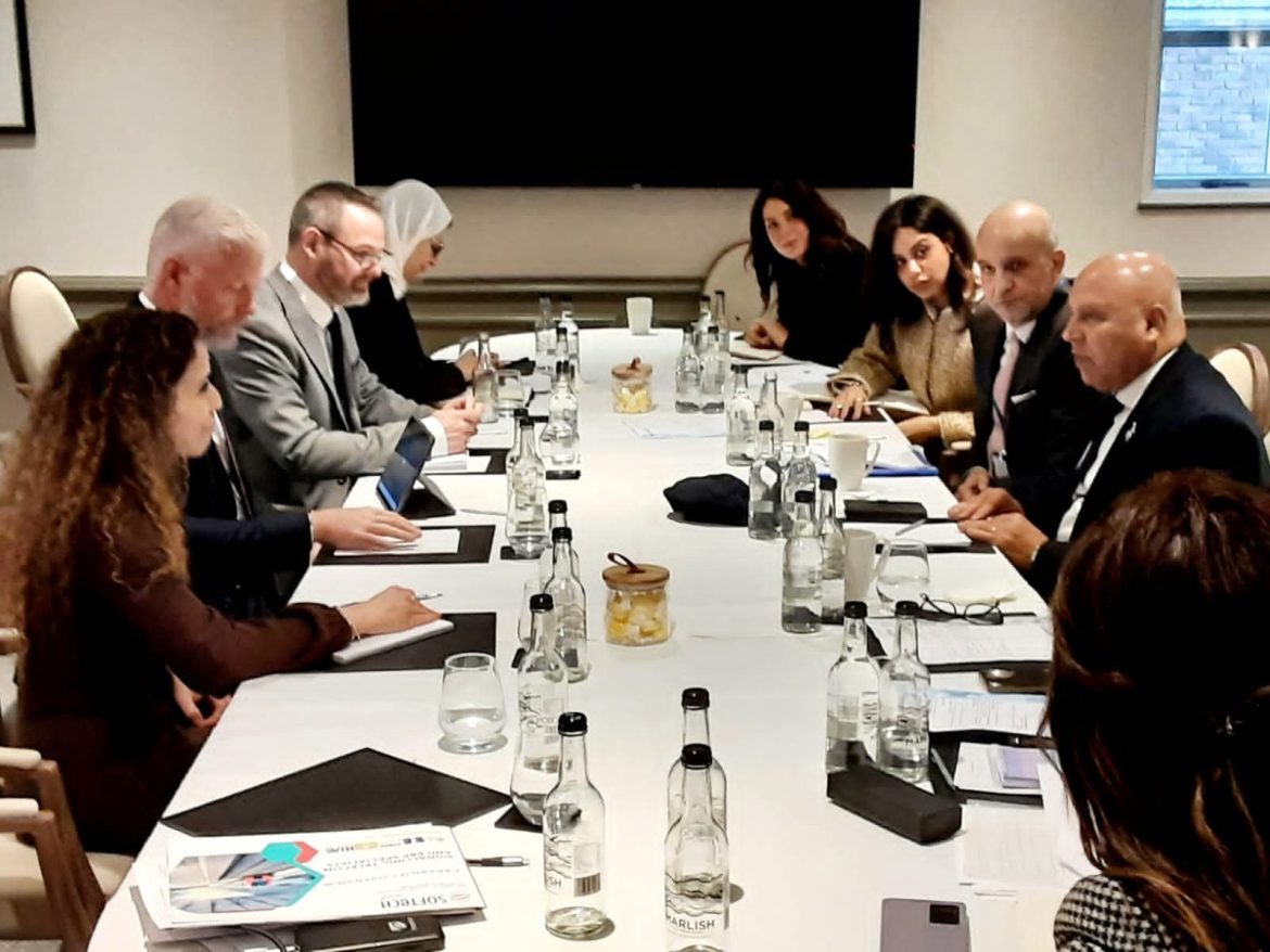 وزير الصناعة يبحث التعاون في مجالي الصناعة والنقل 7 شركات بريطانية