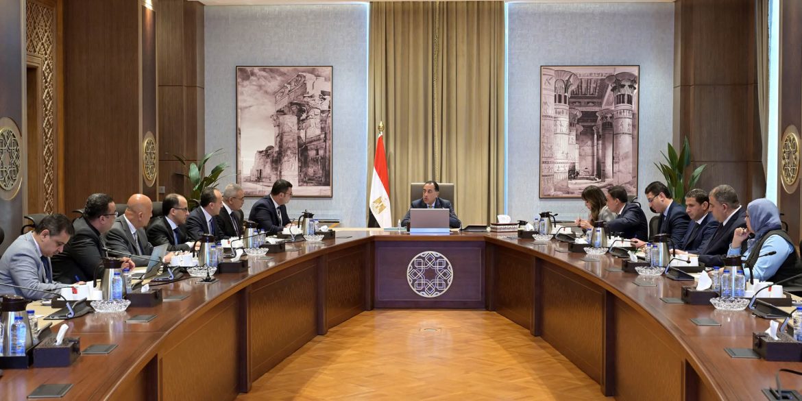 رئيس الوزراء يشدد بأهمية استكمال أعمال مشروع تطوير جزيرة الوراق