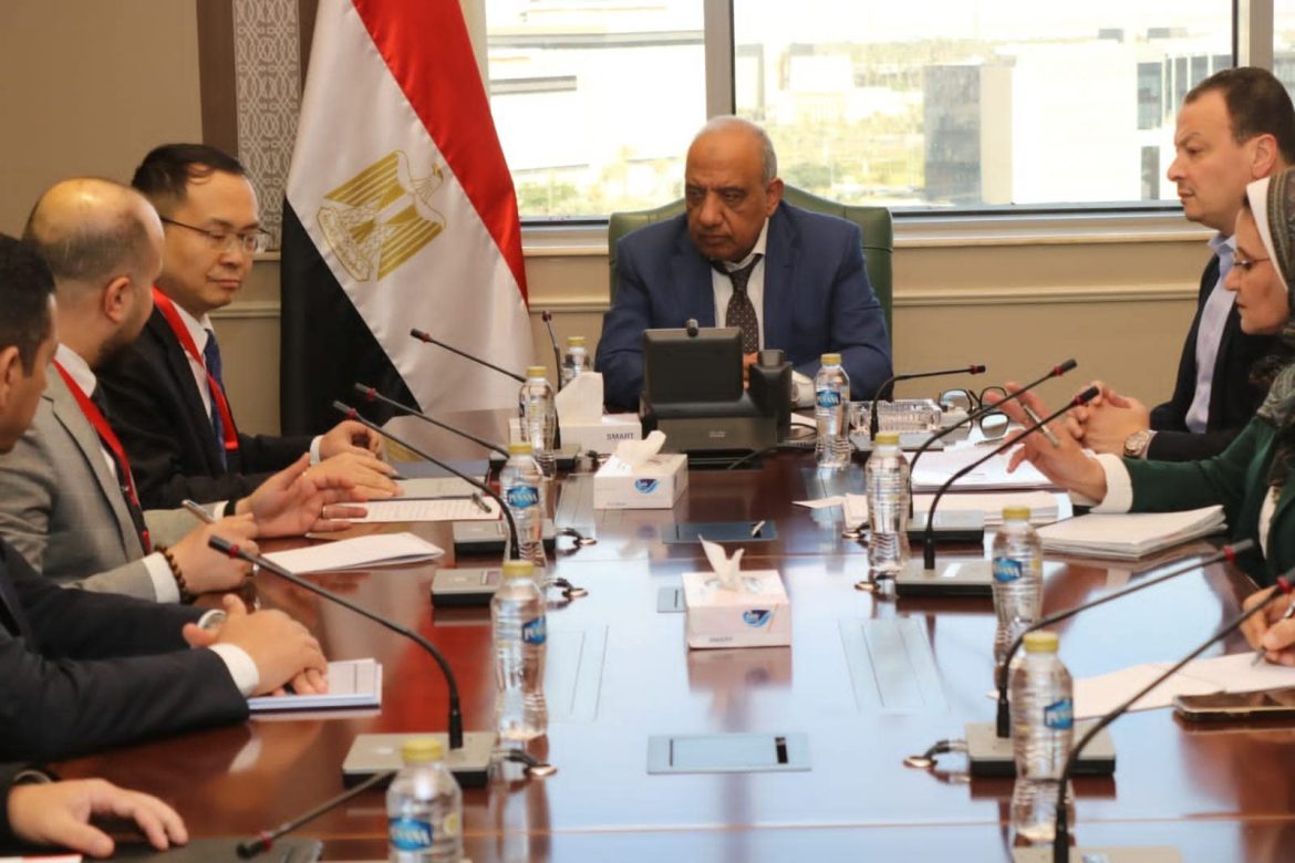 وزير الكهرباء يبحث سبل دعم التعاون بين مجموعة XD وقطاع الكهرباء