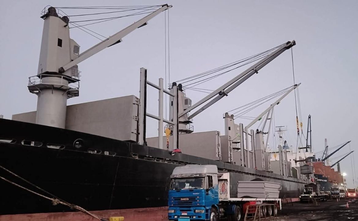 قطاع الأعمال يعلن عودة مصنع الأنود للإنتاج والتصدي بعد توقف عامين