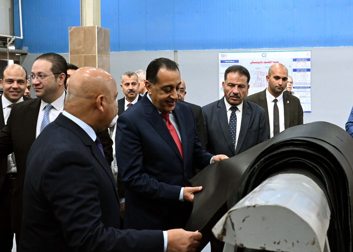 رئيس الوزراء يتفقد مشروع مركز تكنولوجيا دباغة الجلود بمدينة الروبيكي
