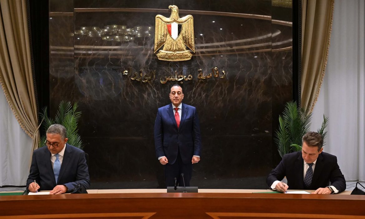 الحكومة المصرية والبنك الأوروبي يوقعان 6 مذكرات تفاهم في عدة مجالات