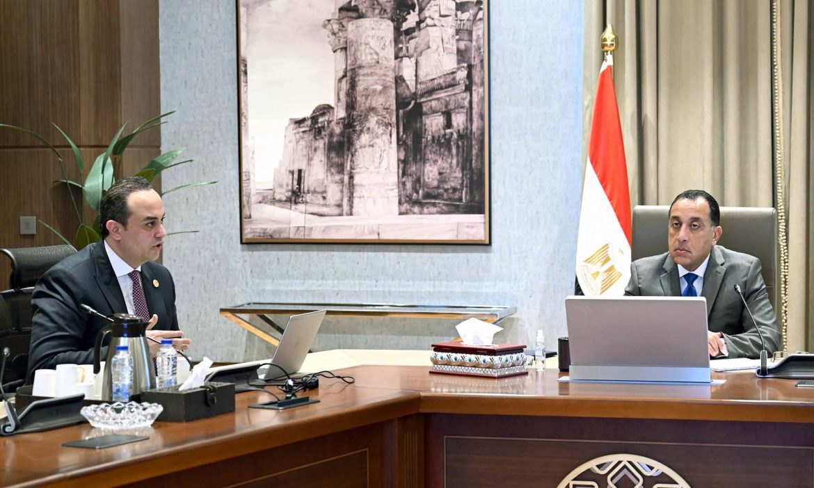 رئيس الوزراء يشدد على الحفاظ على جودة الخدمات المقدمة في المنشآت الصحية