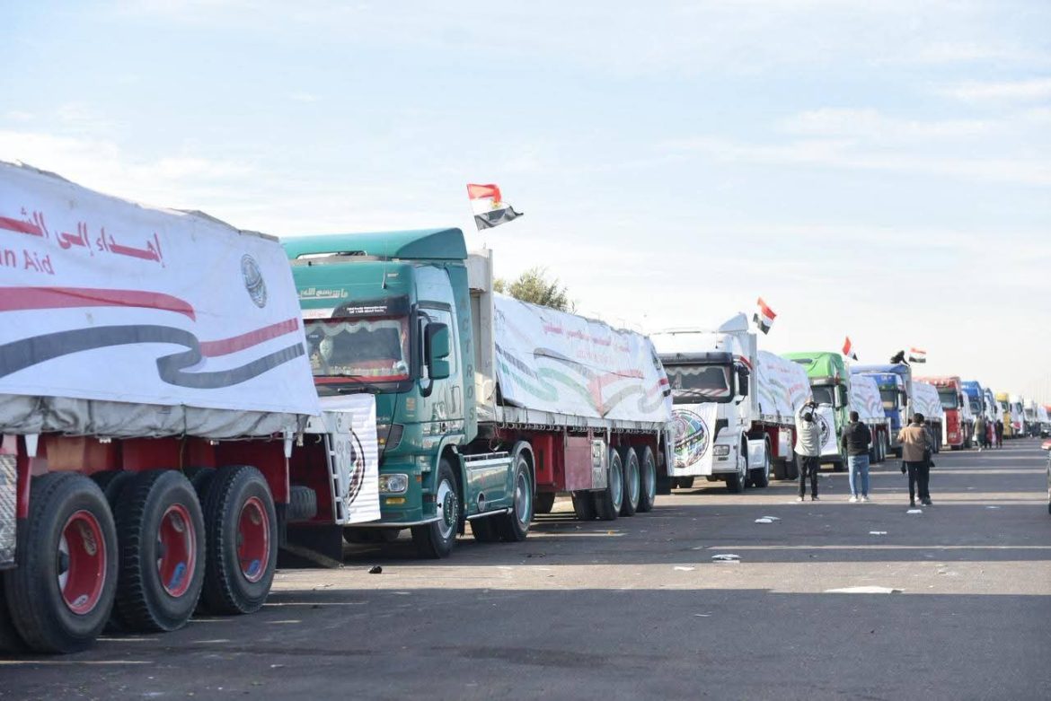التموين والإغاثة الكاثوليكية يطلقان القافلة رقم (15) من لإغاثة  قطاع غزة