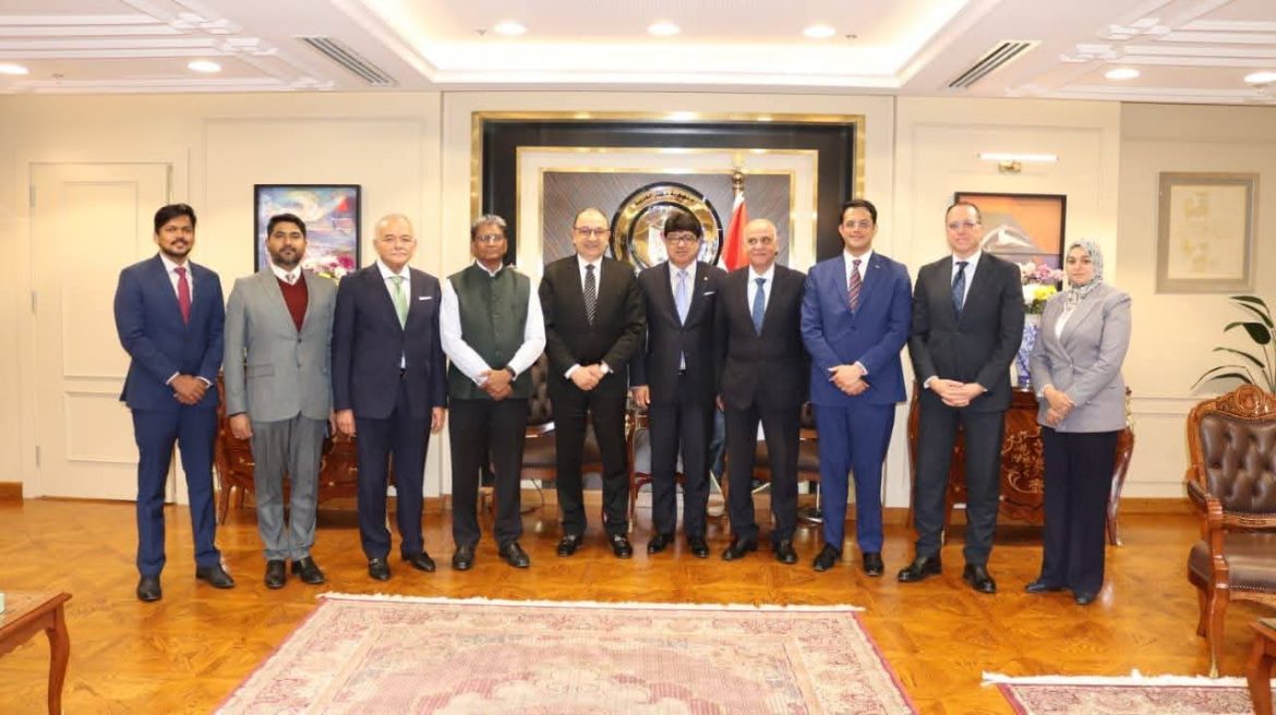 وزير قطاع الأعمال يبحث تعزيز التعاون وفرص الاستثمار مع شركة الفنادق الهندية