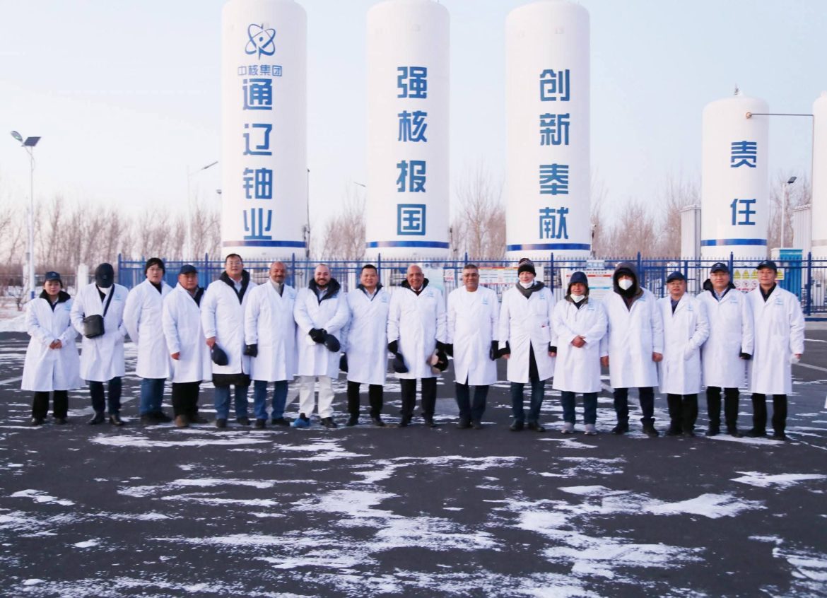 وزير الكهرباء يزور مصنع لاستخلاص العناصر الاستراتيجية بالصين