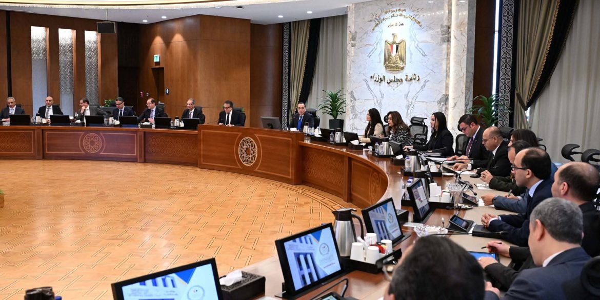 رئيس الوزراء يترأس اجتماع اللجنة الوزارية للعدالة الاجتماعية