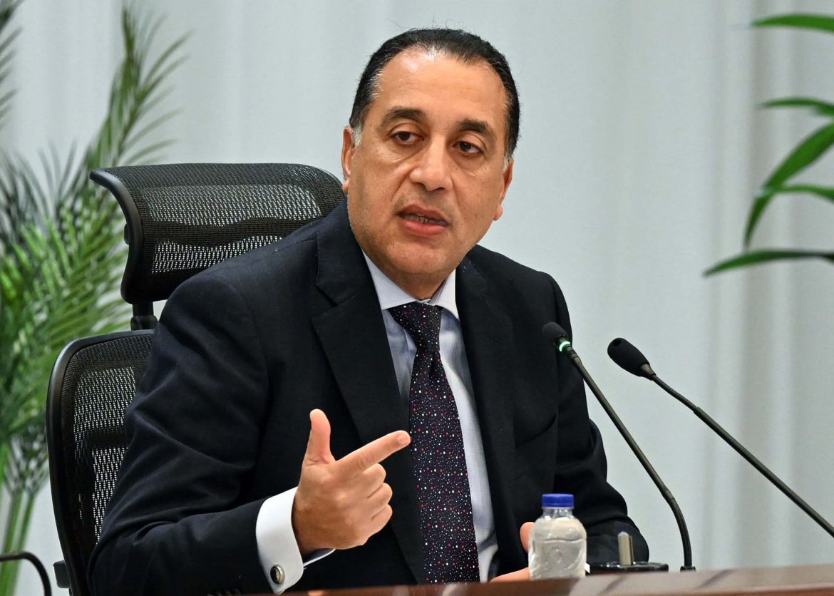 رئيس الوزراء يتفقد المشروعات التنموية والخدمية بالأقصر