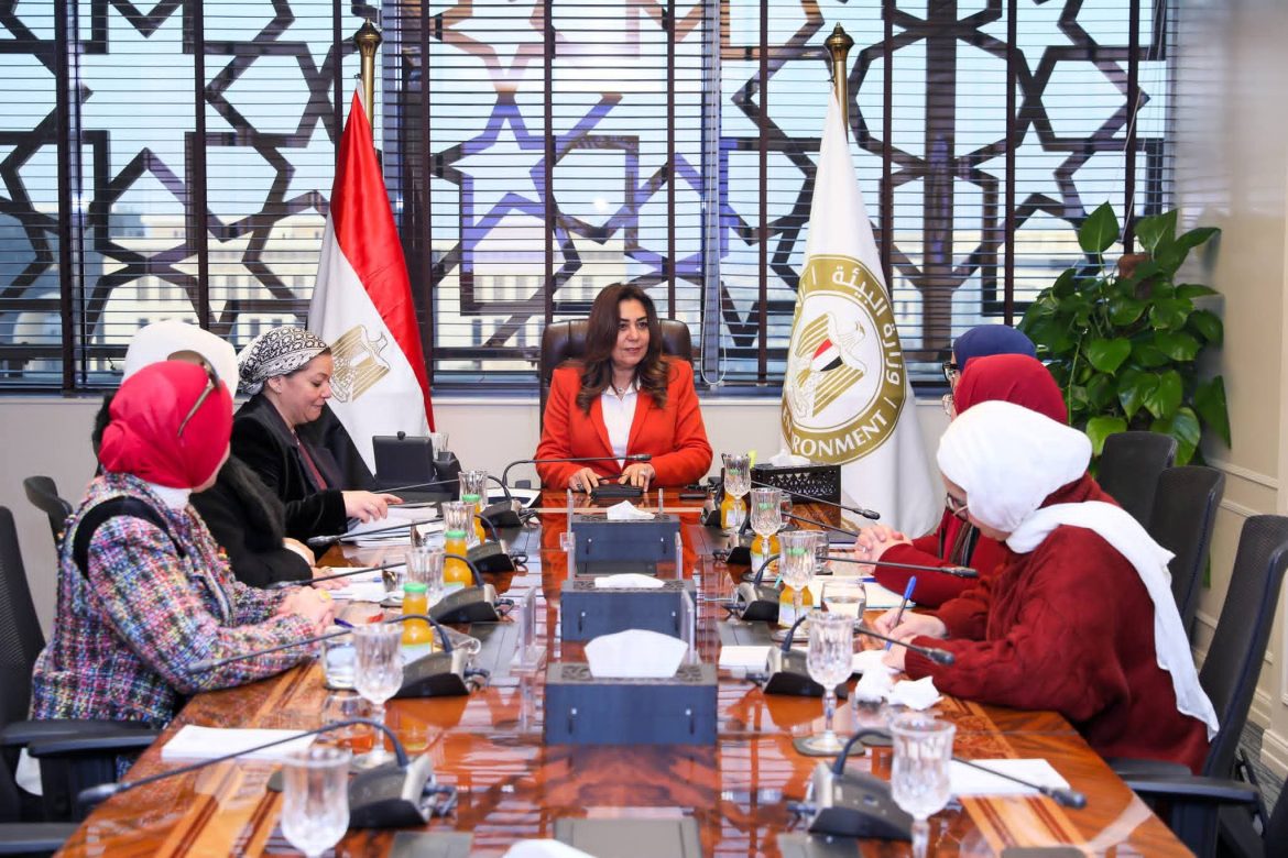 وزيرة التنمية المحلية تتابع جهود تحسين الملفات الفنية داخل الوزارة