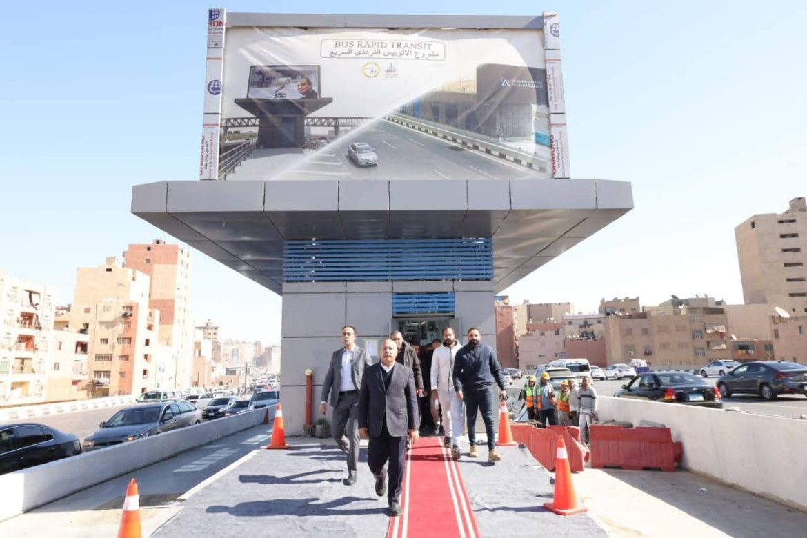 وزير النقل يتابع تقدم المرحلة الثانية من مشروع الأتوبيس الترددي BRT