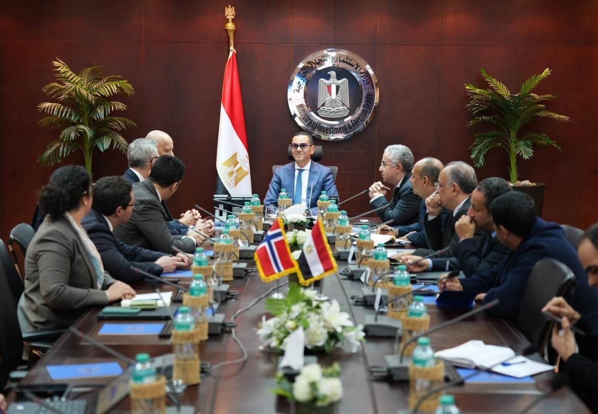 وزير الاستثمار يستعرض مشروعات شركة «سكاتك» النرويجية بالسوق المصري