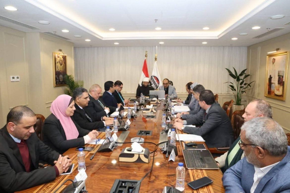 وزير قطاع الأعمال يبحث تحقيق التنمية المستدامة مع وزير الأوقاف 