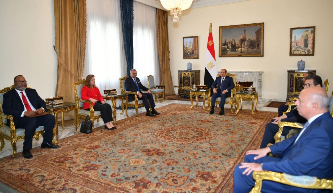 الرئيس السيسي يبحث تعزيز العلاقات بين مصر والولايات المتحدة