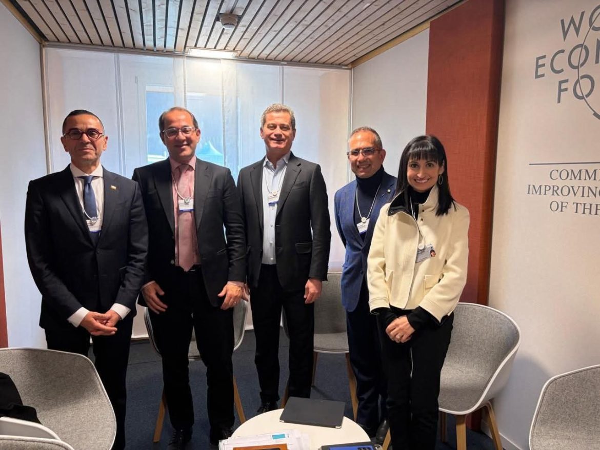 وزيرا المالية والاستثمار يبحثان زيادة استثمارات شركة كوكاكولا في مصر