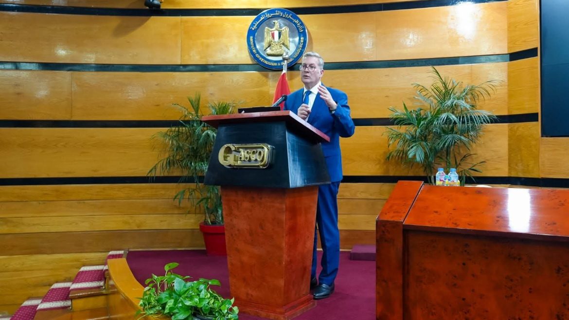 وزير البترول من مقر جاسكو: نستهدف حفر قرابة 500 بئر حتى 2030