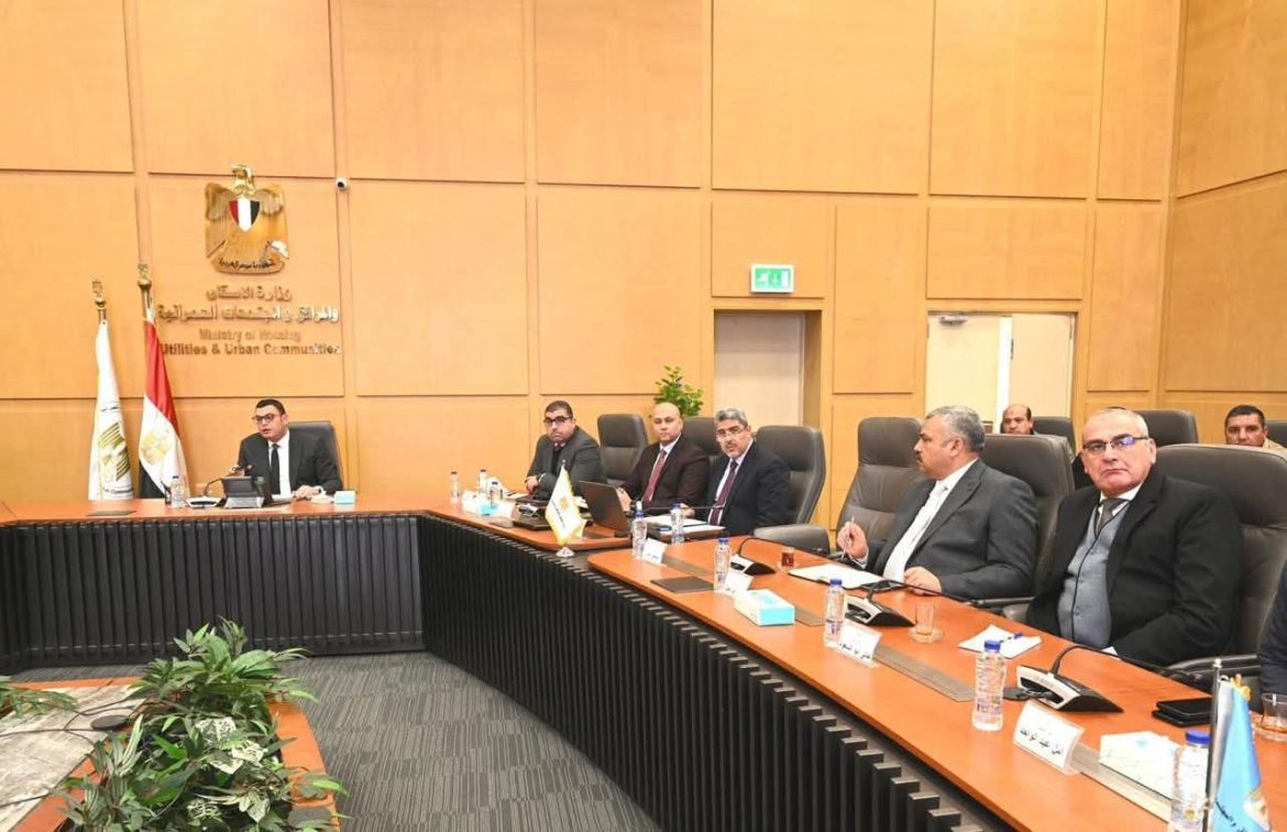 وزير الإسكان يتابع الموقف التنفيذي لمشروع «حدائق تلال الفسطاط»