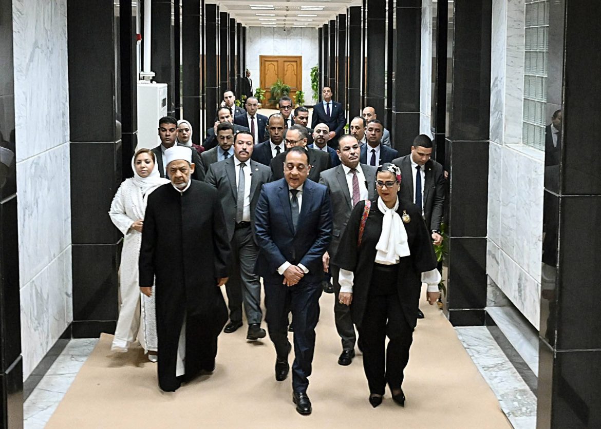 رئيس الوزراء: تمكين المرأة ضرورة تنموية واقتصادية