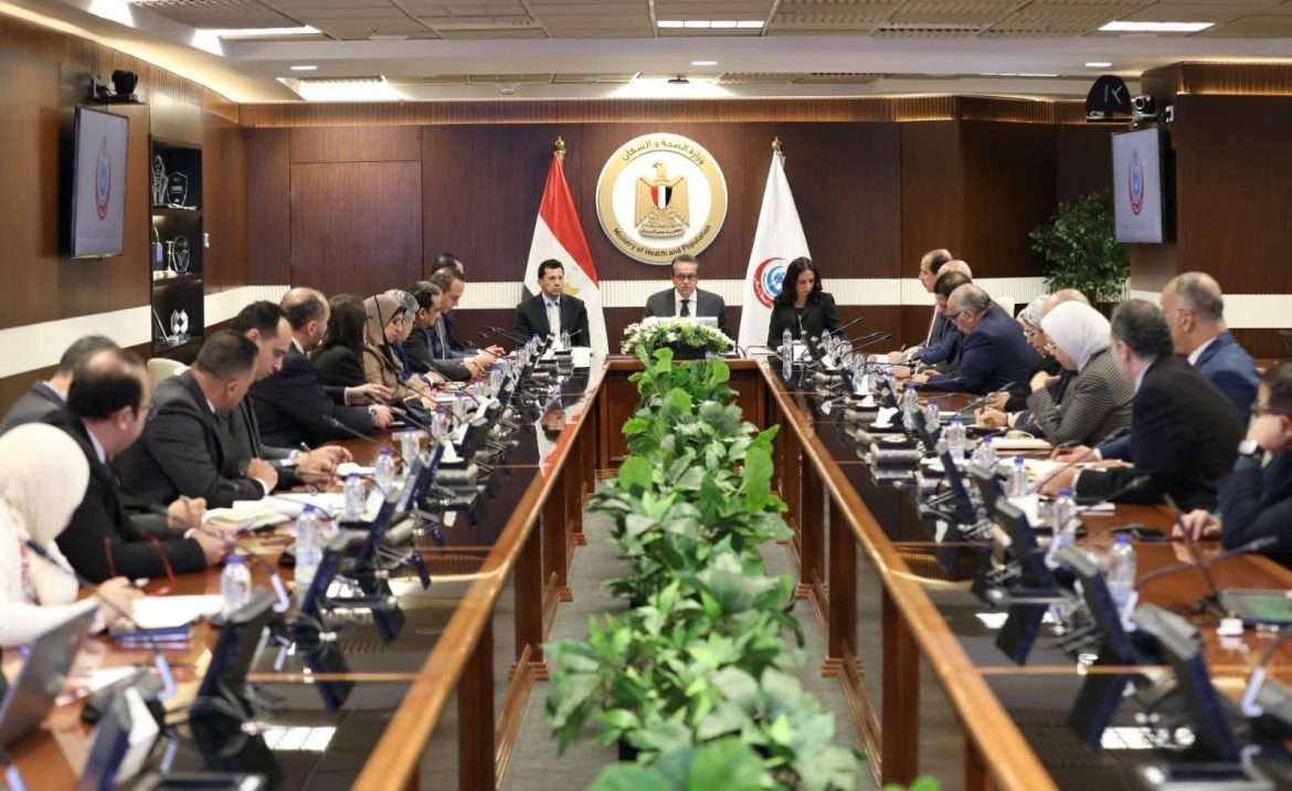 وزير الصحة يترأس اجتماع اللجنة التنسيقية لاستقبال الوافدين من قطاع غزة