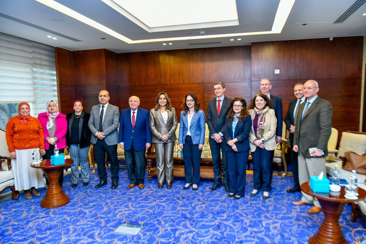 وزيرة البيئة تبحث التعاون في مجالات التحول الأخضر والاقتصاد الأزرق