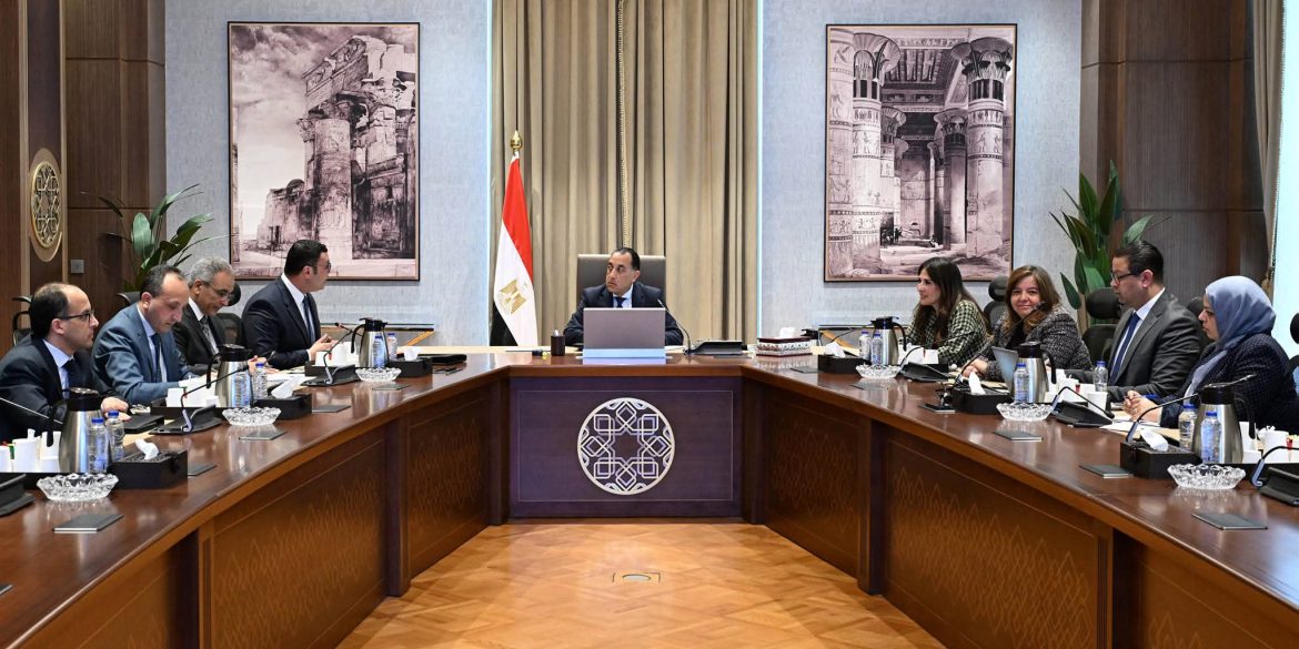 رئيس الوزراء يناقش مبادرة مشاركة القطاع الخاص تنفيذ الإسكان الاجتماعي
