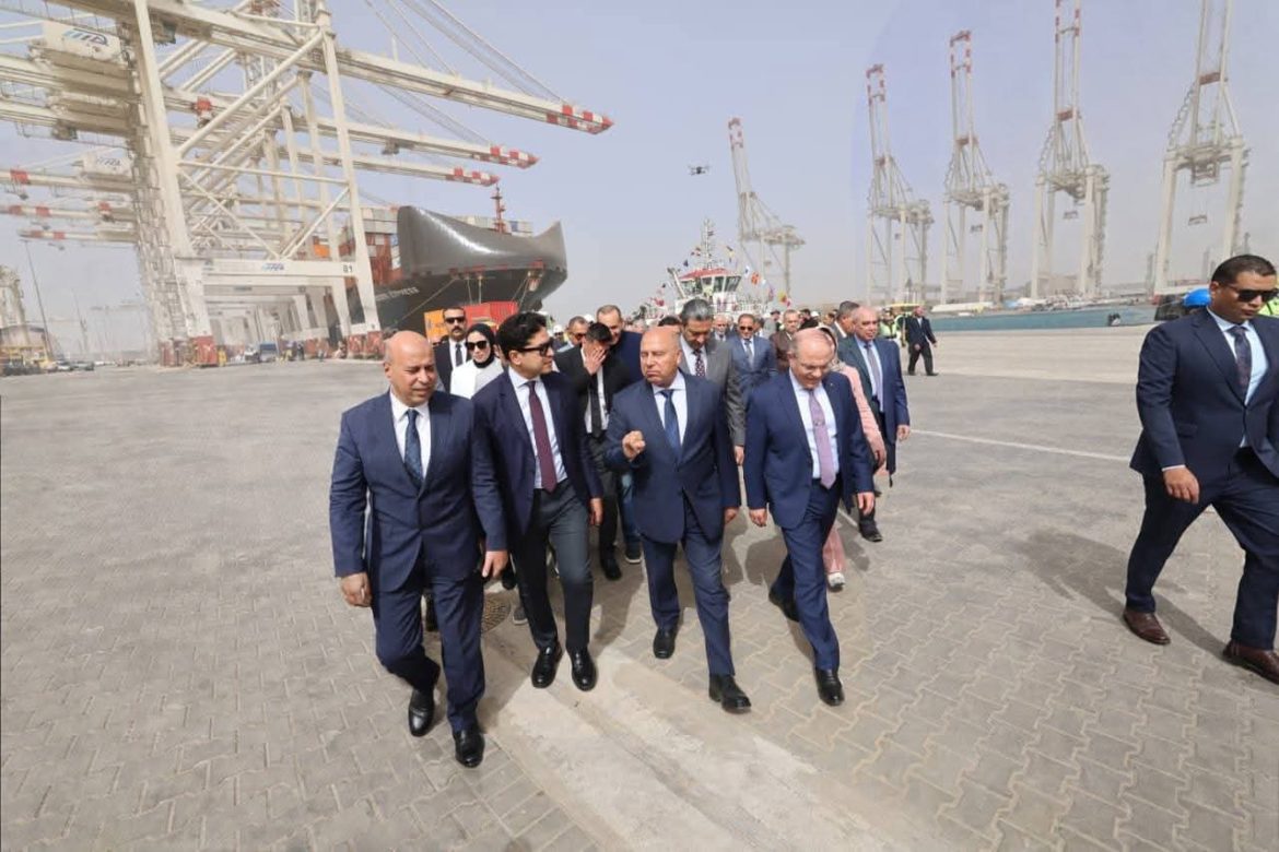 النقل: التشغيل التجريبي التجاري لمحطة الحاويات تحيا مصر بميناء دمياط