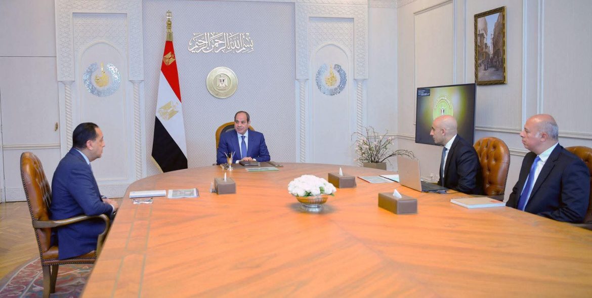 الرئيس السيسي يؤكد على إتاحة تكنولوجيا البرمجة والذكاء الاصطناعي للطلاب