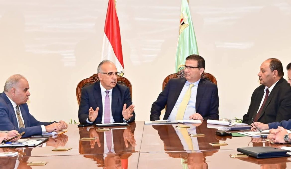 وزيرا الزراعة والري يناقشان تطوير مشروع رقمنة المساقي الخاصة