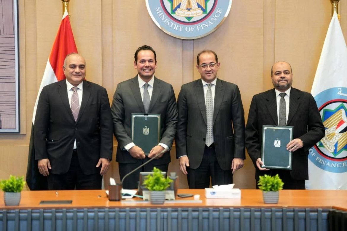 المالية توقع بروتوكول تعاون مع «مركز المعلومات ودعم اتخاذ القرار»
