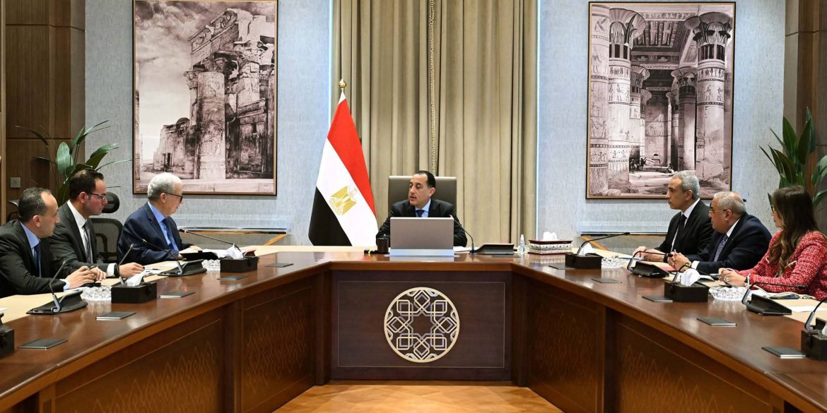 رئيس الوزراء يتابع إجراءات نقل الشركات لصندوق مصر السيادي