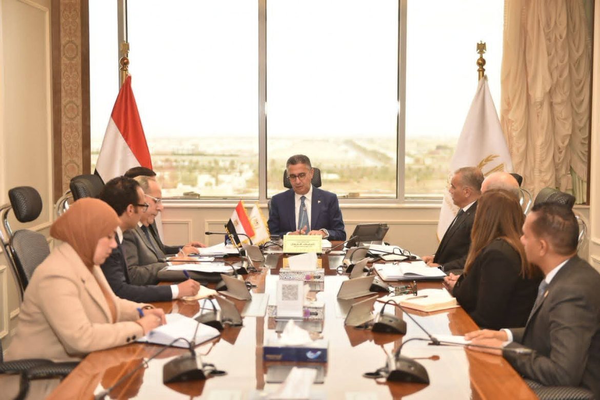 وزير التموين: مخزون آمن من السلع الأساسية يكفي لعدة أشهر