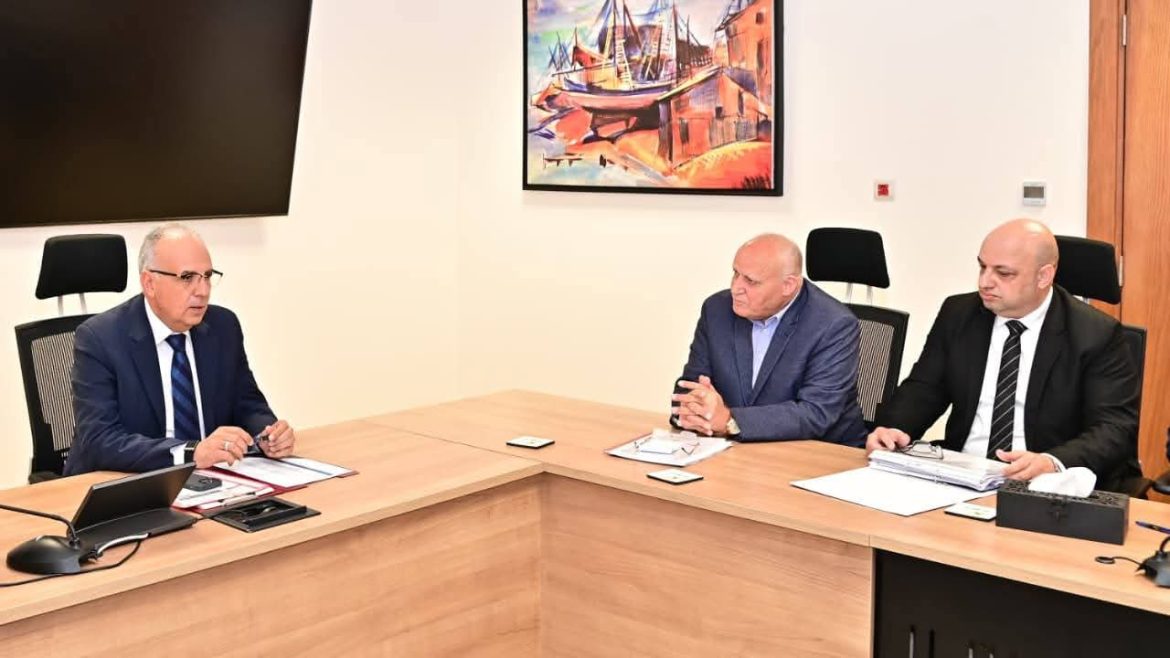 وزير الموارد المائية يبحث استثمار أملاك الوزارة مع شركة MOT