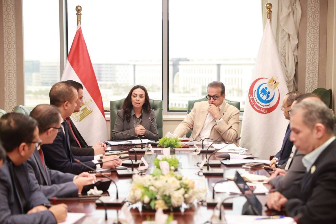 وزيرا الصحة والتضامن: إعطاء مهلة لتحديث كارت الخدمات الطبية غير المميكن