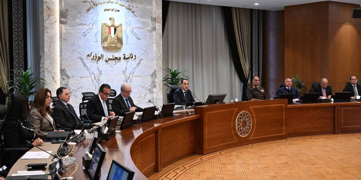 رئيس الوزراء يكلف بمتابعة الأسواق ميدانياً للتأكد من توافر السلع بالأسعار المناسبة