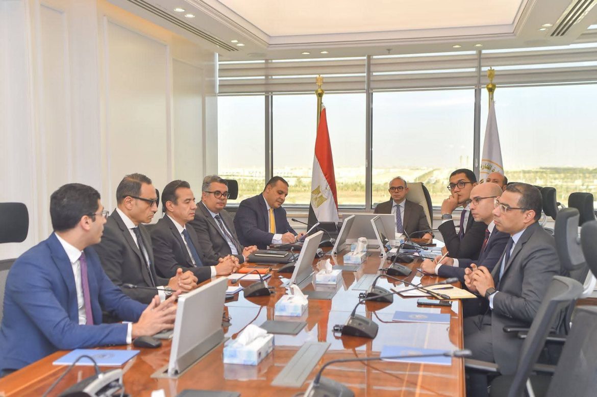 وزير الاستثمار يؤكد على دور التمثيل التجاري في جذب الاستثمارات الأجنبية