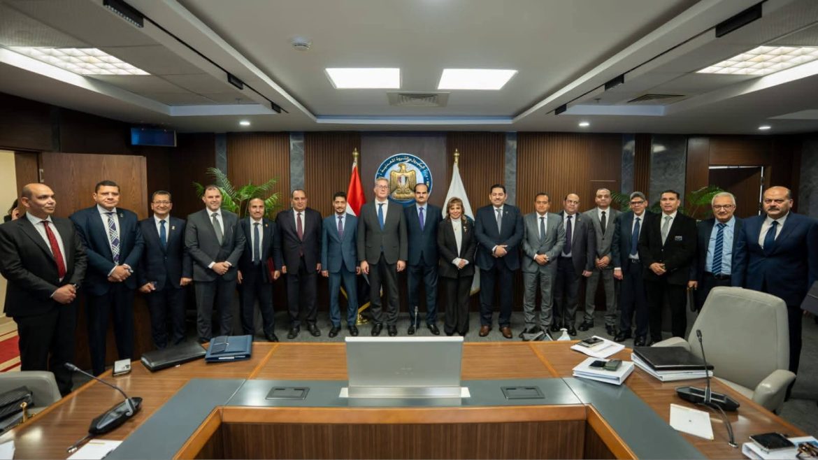 البترول تستعد مبكراً لتأمين احتياجات الصيف المقبل من الطاقة