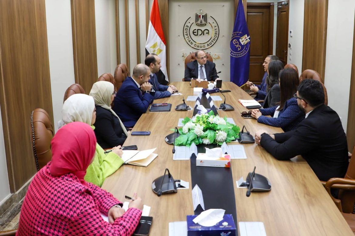 رئيس هيئة الدواء يبحث إتاحة العلاجات المبتكرة مع شركة تاكيدا العالمية