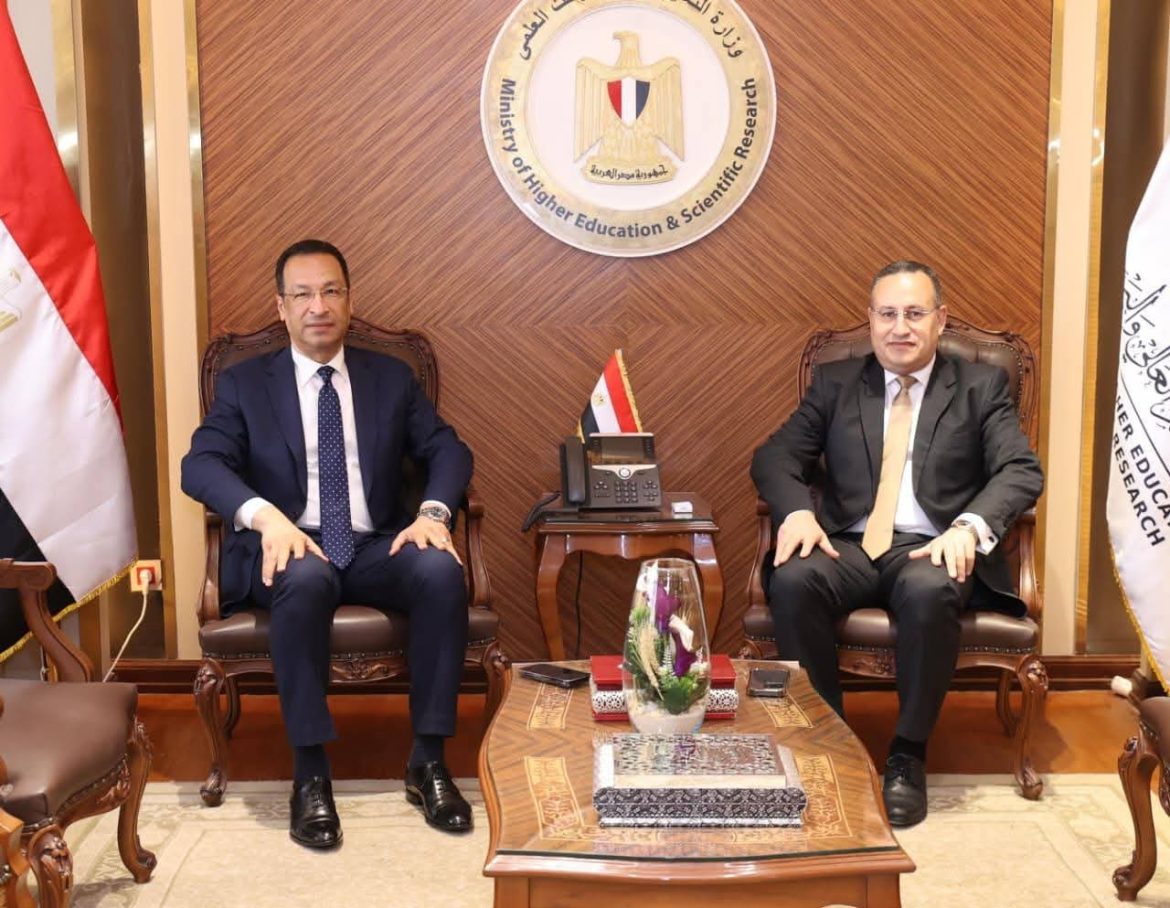 الذكاء الاصطناعي مادة إلزامية بالجامعات المصرية