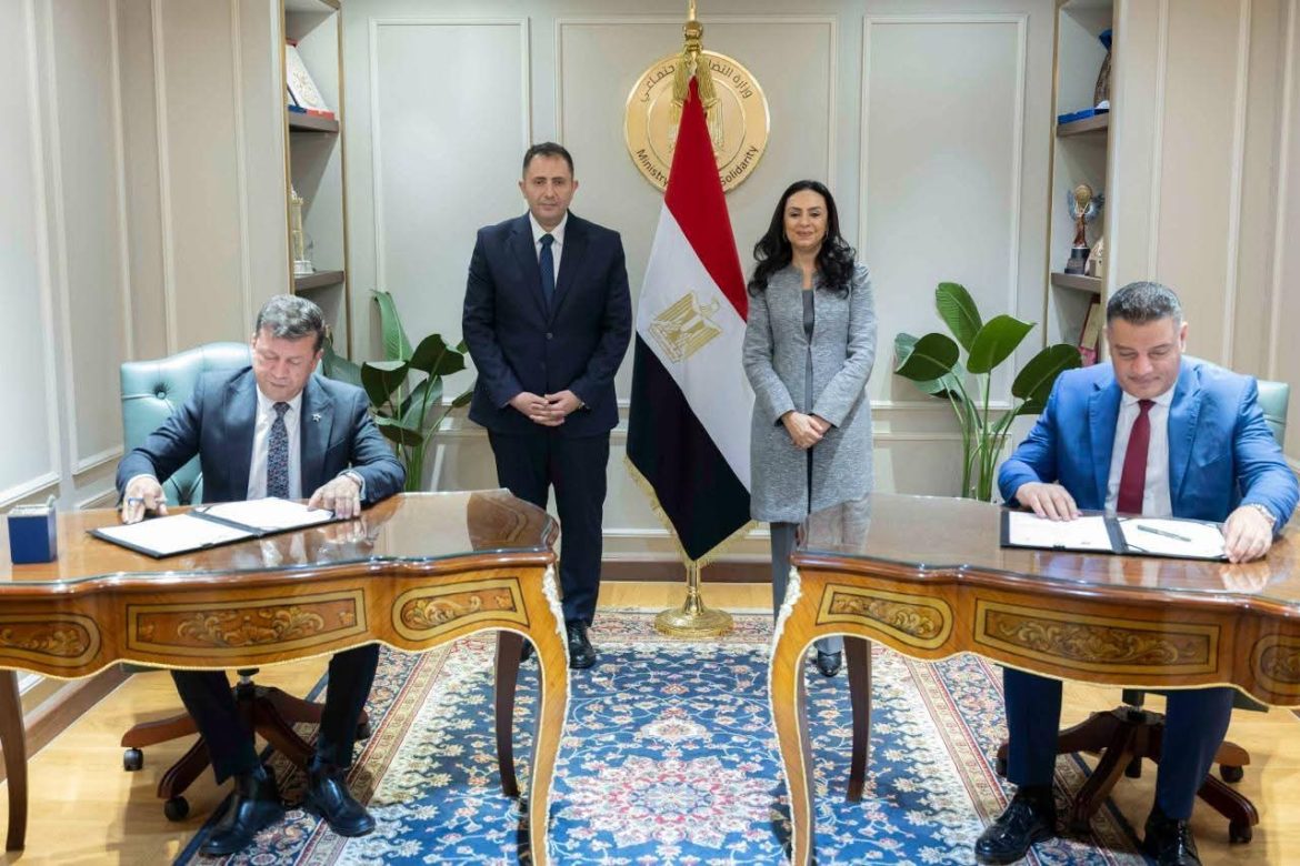 التضامن الاجتماعي ودمياط يوقعان اتفاقية استثمار أرض لرأس البر