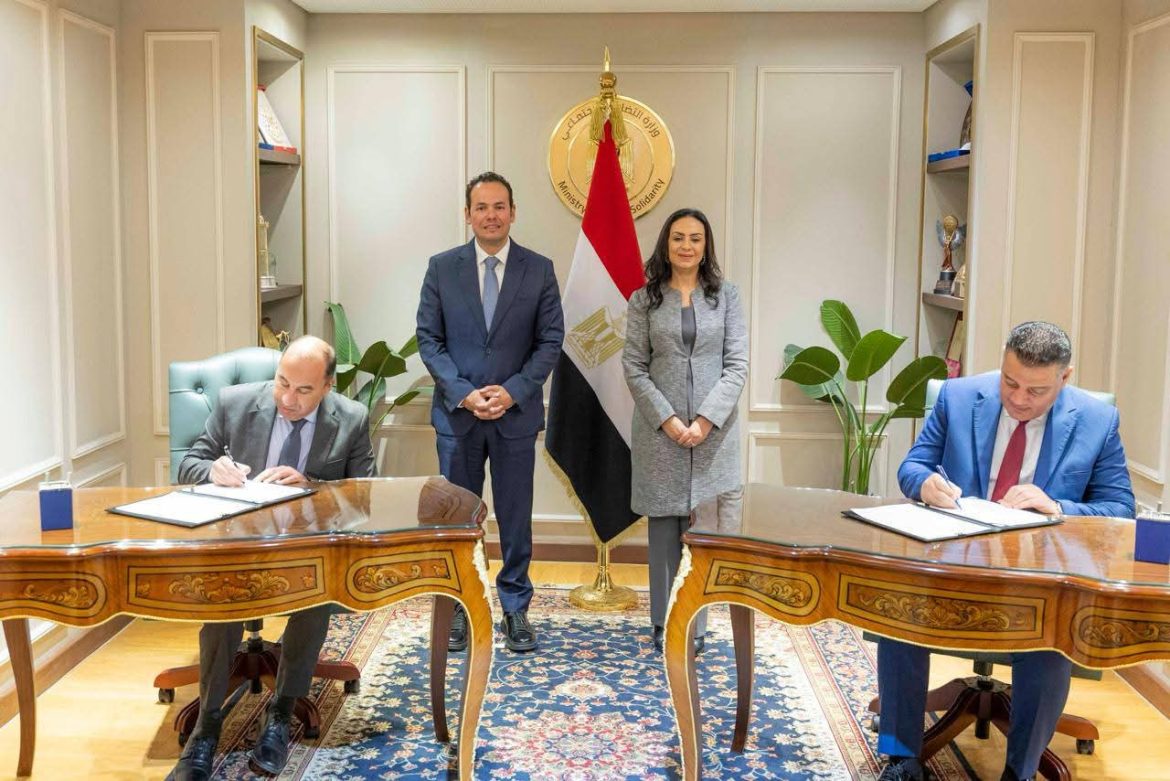 التضامن الاجتماعي توقع 3 بروتوكولات لرقمنة الخدمات والبيانات