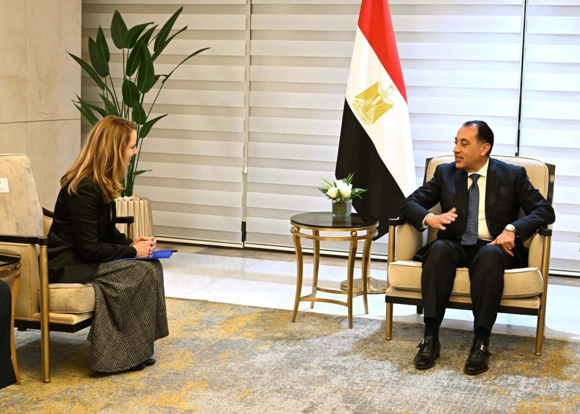 رئيس الوزراء: نتبنى نهجًا شاملاً في التعامل مع الهجرة عبر تطوير التعليم والتدريب