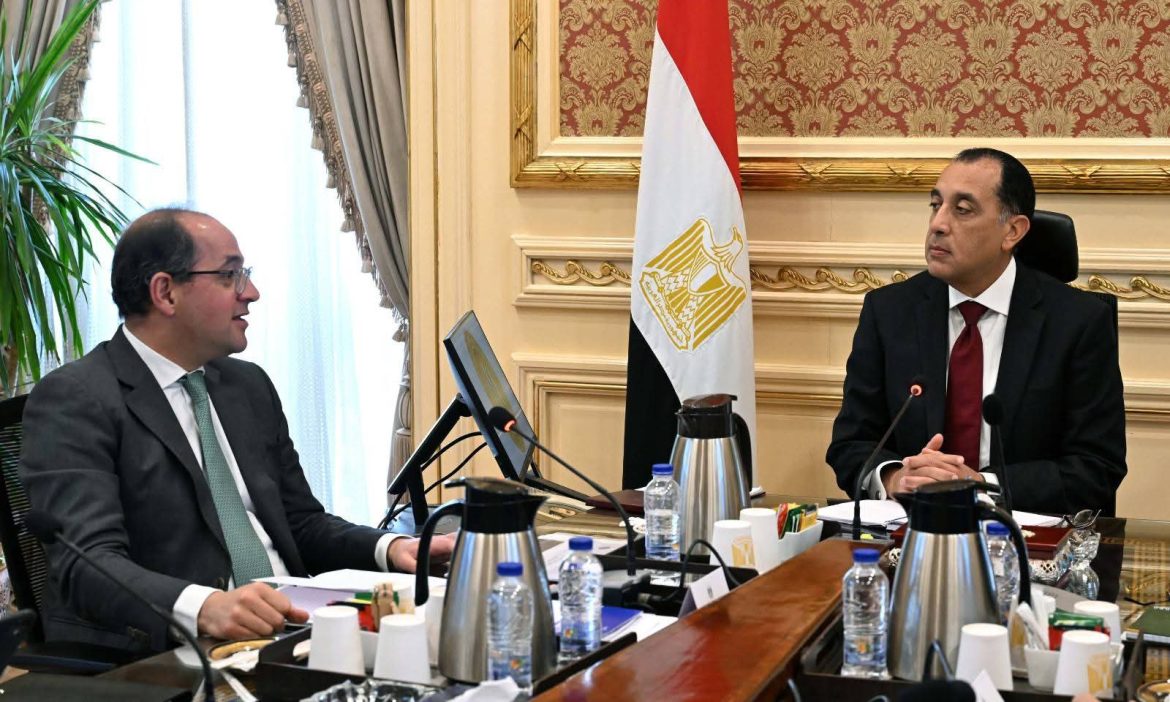 رئيس الوزراء يتابع ملفات عمل وزارة المالية وتعزيز الاستقرار المالي والاقتصادي