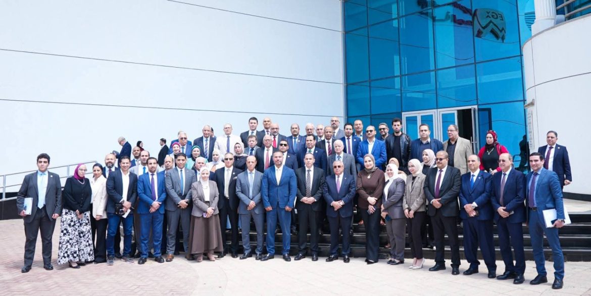 البورصة المصرية تحتفل بقيد 6 شركات حكومية ضمن برنامج الطروحات الحكومية