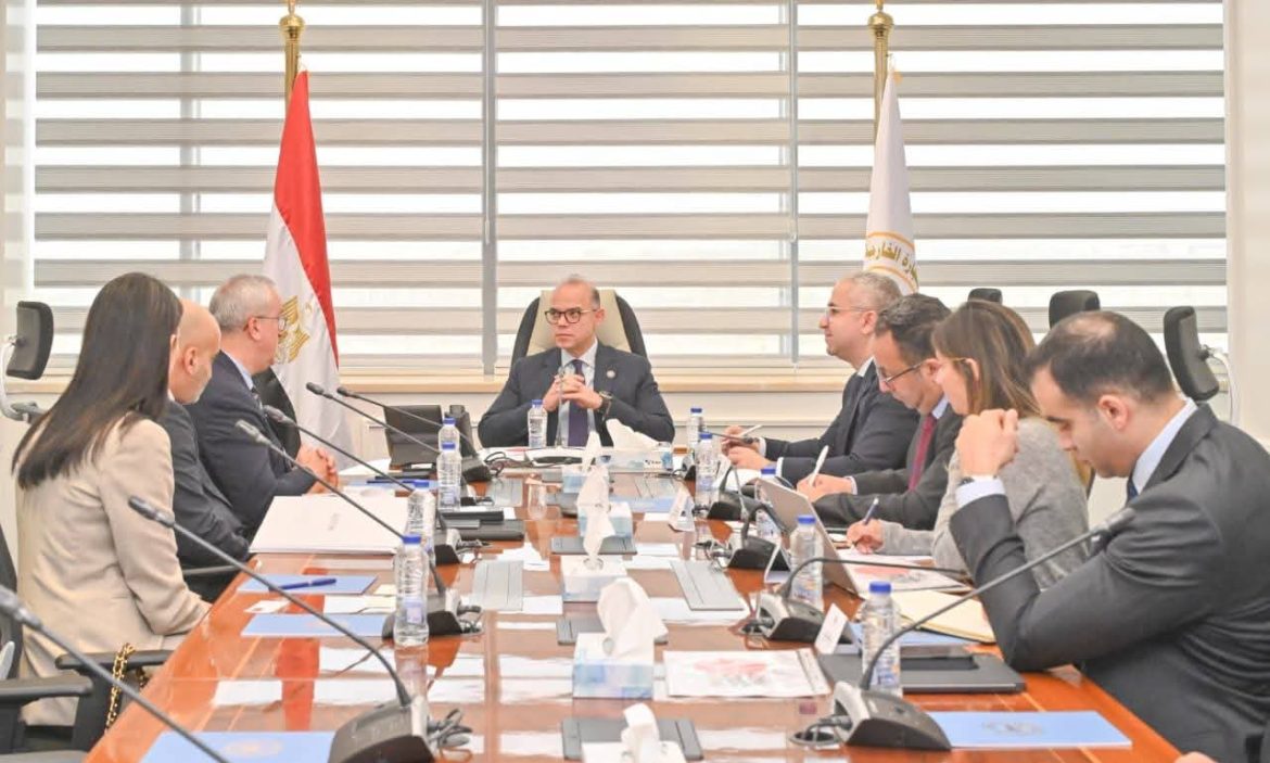 الاستثمار: مصر تتحول لمركز إقليمي لصناعة مكونات القطارات بالتعاون مع ألستوم